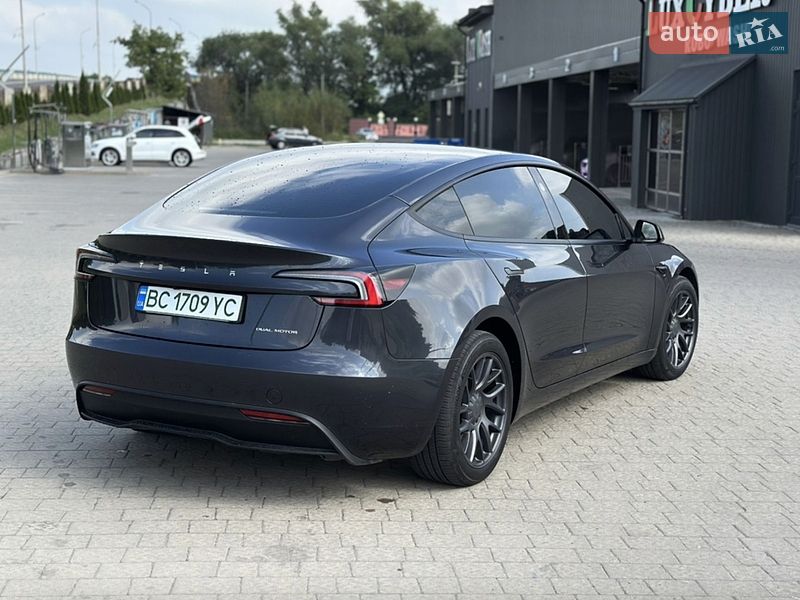 Седан Tesla Model 3 2024 в Ивано-Франковске