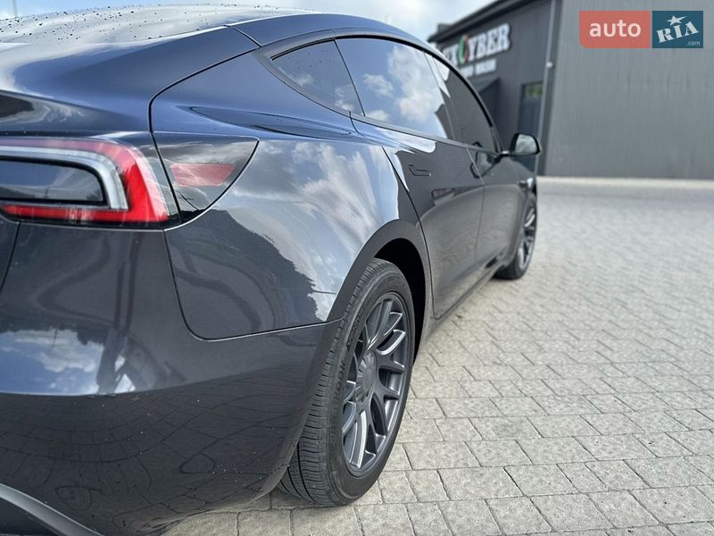 Седан Tesla Model 3 2024 в Ивано-Франковске