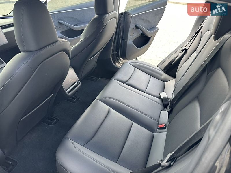 Седан Tesla Model 3 2024 в Ивано-Франковске