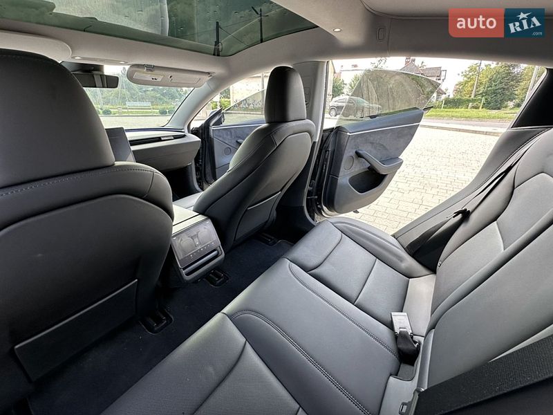 Седан Tesla Model 3 2024 в Ивано-Франковске