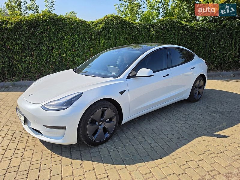 Седан Tesla Model 3 2023 в Одессе