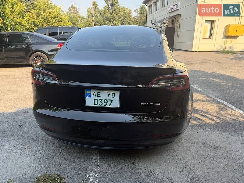 Седан Tesla Model 3 2020 в Дніпрі