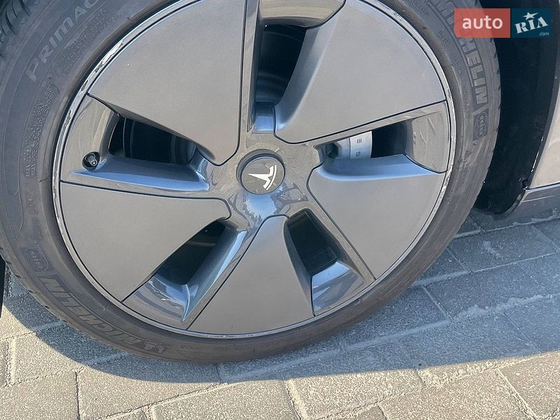 Седан Tesla Model 3 2023 в Запорожье