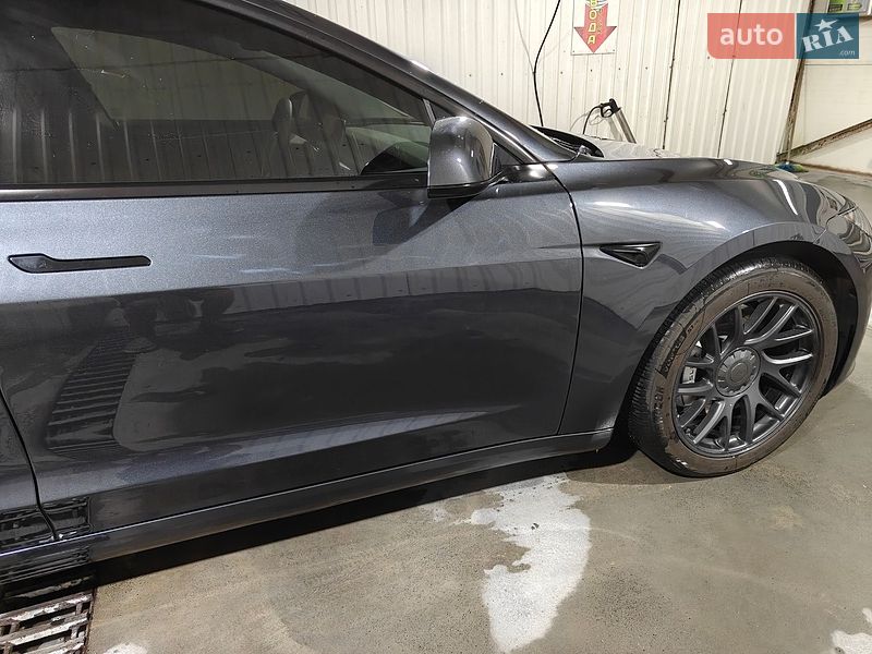 Седан Tesla Model 3 2024 в Киеве