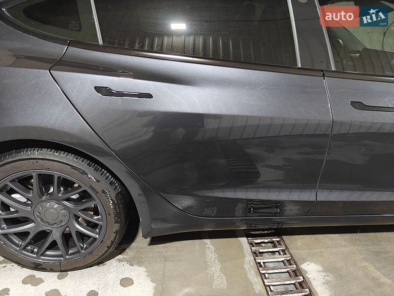 Седан Tesla Model 3 2024 в Киеве