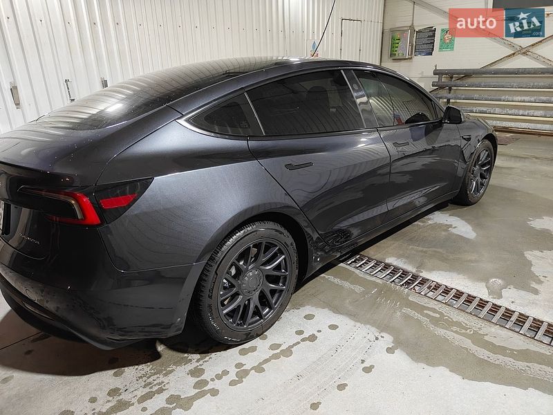 Седан Tesla Model 3 2024 в Киеве