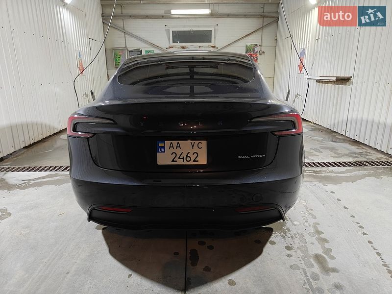 Седан Tesla Model 3 2024 в Киеве