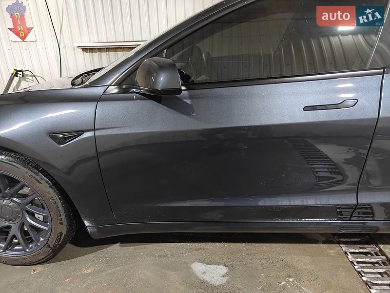 Седан Tesla Model 3 2024 в Киеве