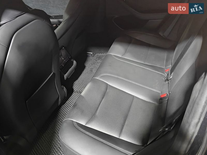 Седан Tesla Model 3 2024 в Киеве