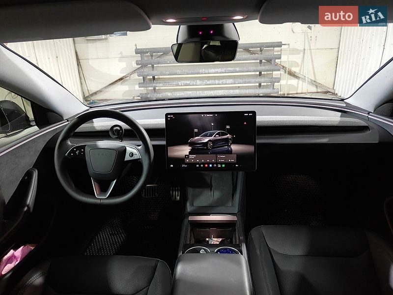 Седан Tesla Model 3 2024 в Киеве