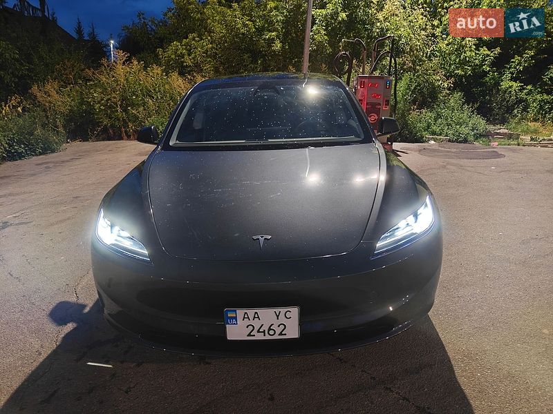 Седан Tesla Model 3 2024 в Киеве