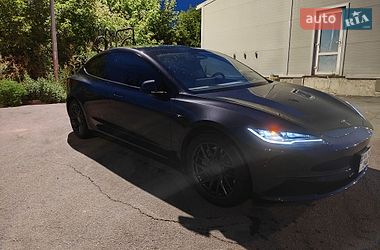 Седан Tesla Model 3 2024 в Киеве