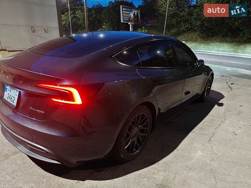 Седан Tesla Model 3 2024 в Киеве