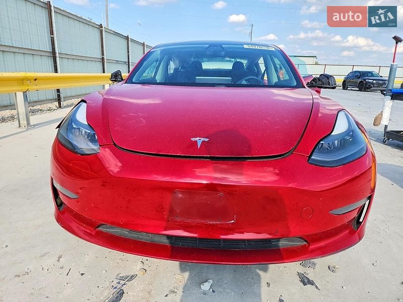 Седан Tesla Model 3 2021 в Івано-Франківську