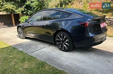 Седан Tesla Model 3 2024 в Ровно