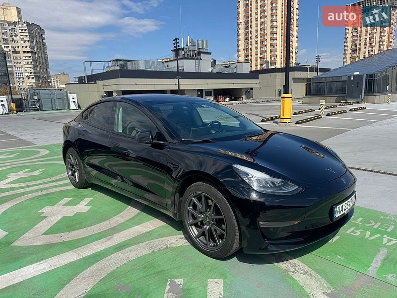 Седан Tesla Model 3 2019 в Києві