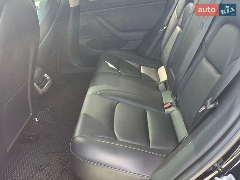 Седан Tesla Model 3 2019 в Києві