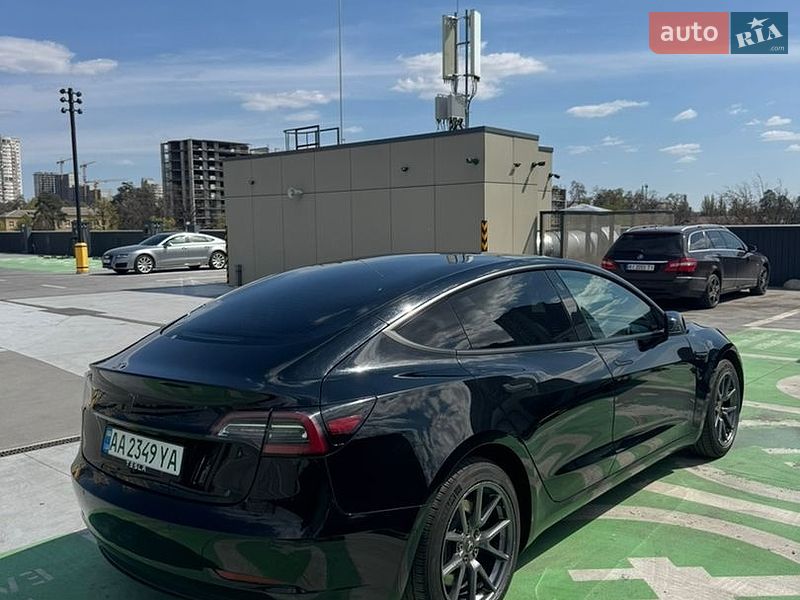 Седан Tesla Model 3 2019 в Києві