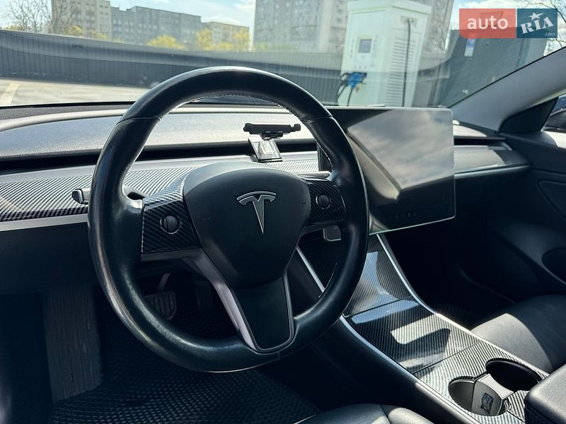 Седан Tesla Model 3 2019 в Києві