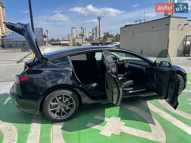Седан Tesla Model 3 2019 в Києві