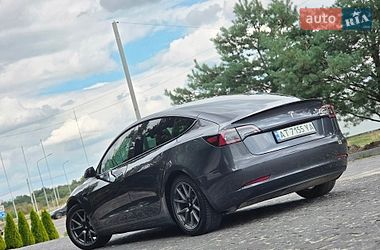 Седан Tesla Model 3 2018 в Львове