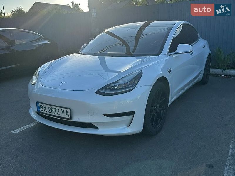 Седан Tesla Model 3 2018 в Изяславе фото Седан Tesla Model 3 2018 в Изяславе