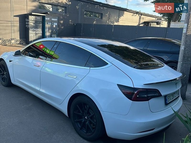 Седан Tesla Model 3 2018 в Изяславе фото 5 Седан Tesla Model 3 2018 в Изяславе