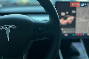 Седан Tesla Model 3 2019 в Ивано-Франковске