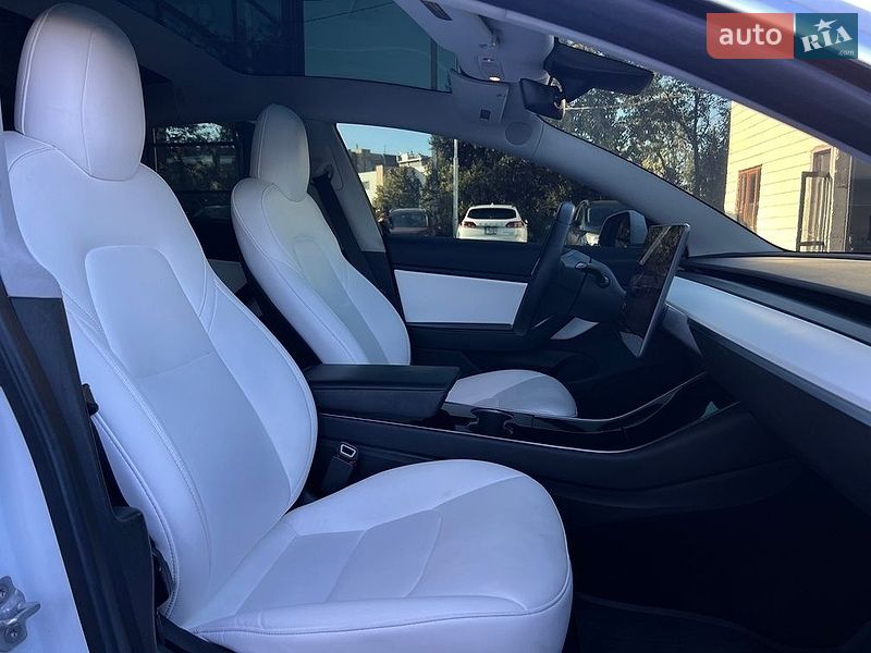 Седан Tesla Model 3 2019 в Ивано-Франковске