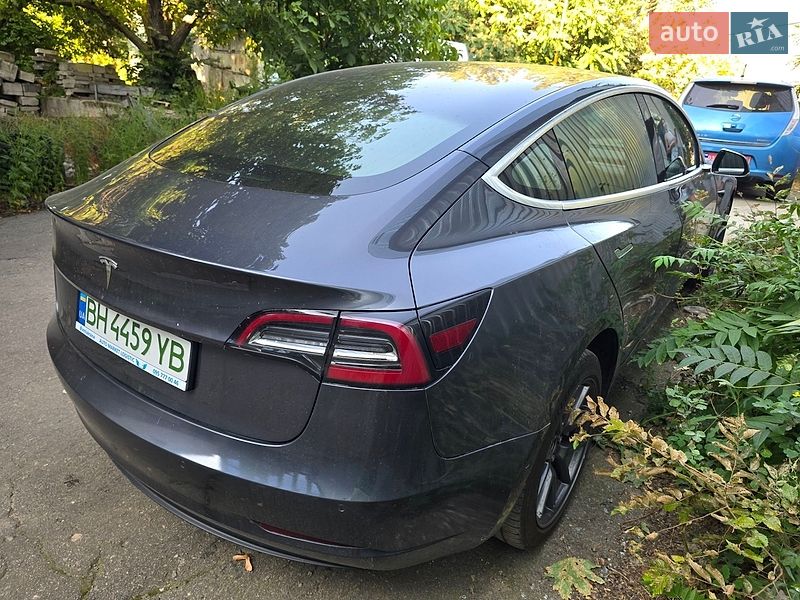 Седан Tesla Model 3 2019 в Одесі