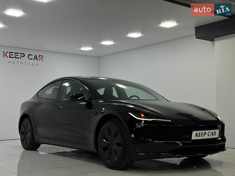 Седан Tesla Model 3 2024 в Одессе