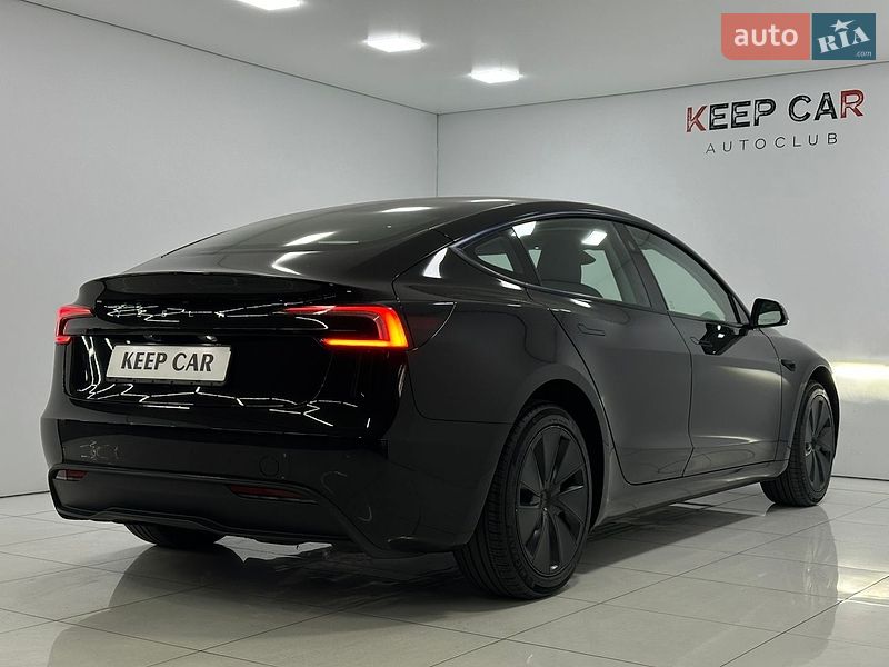 Седан Tesla Model 3 2024 в Одессе