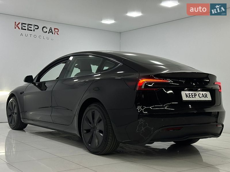 Седан Tesla Model 3 2024 в Одессе