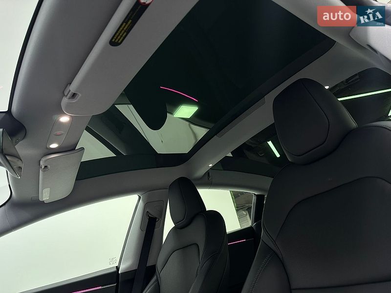 Седан Tesla Model 3 2024 в Одессе