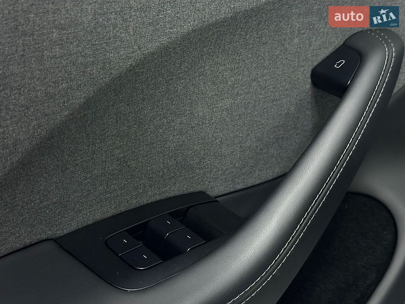 Седан Tesla Model 3 2024 в Одессе