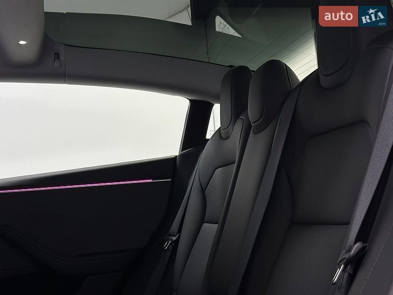 Седан Tesla Model 3 2024 в Одессе
