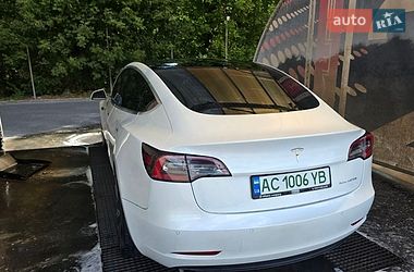 Седан Tesla Model 3 2020 в Луцьку