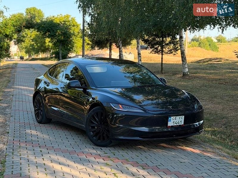 Tesla Model 3 2024