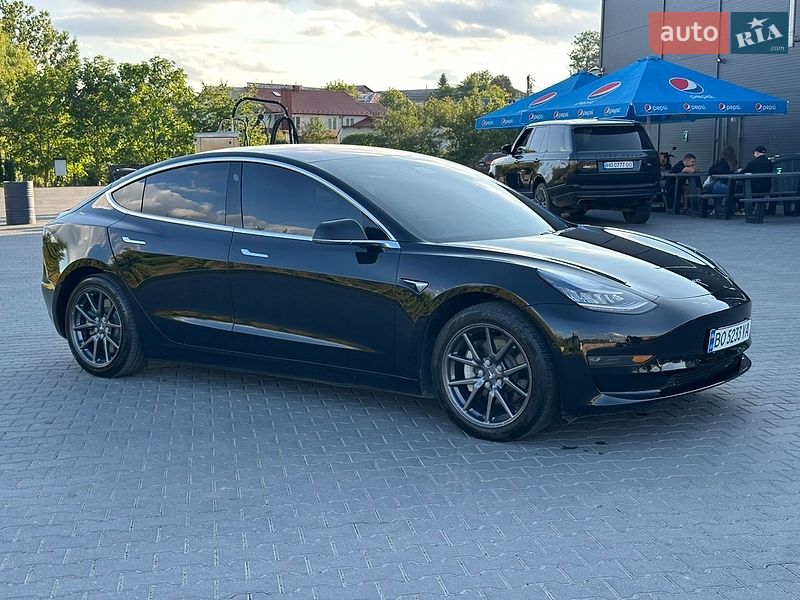 Седан Tesla Model 3 2019 в Тернополе