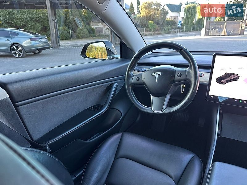 Седан Tesla Model 3 2019 в Тернополе