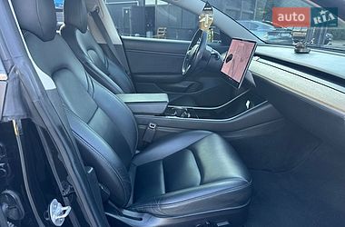 Седан Tesla Model 3 2019 в Тернополе