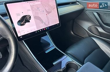 Седан Tesla Model 3 2019 в Тернополе