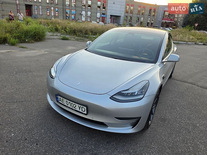 Седан Tesla Model 3 2018 в Днепре