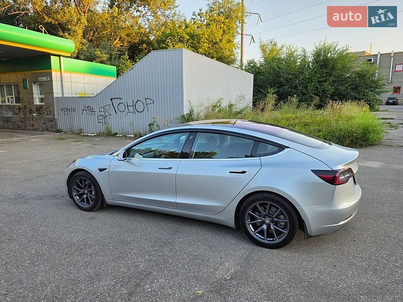 Седан Tesla Model 3 2018 в Днепре