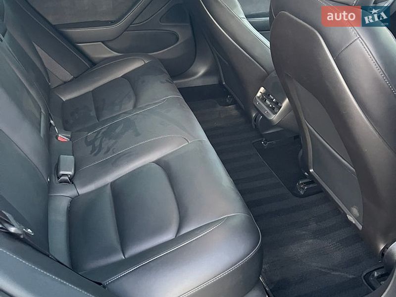 Седан Tesla Model 3 2020 в Києві