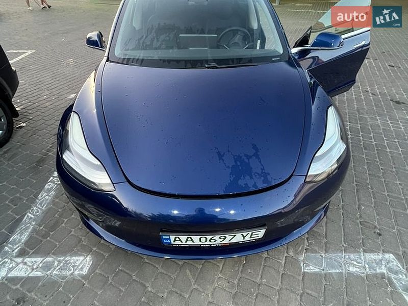 Седан Tesla Model 3 2020 в Києві