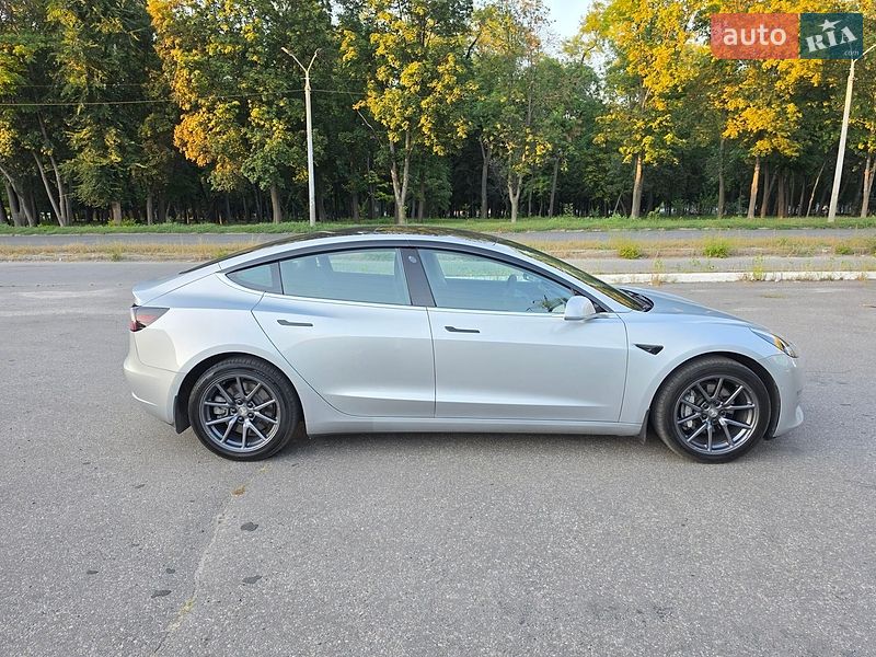 Седан Tesla Model 3 2018 в Днепре