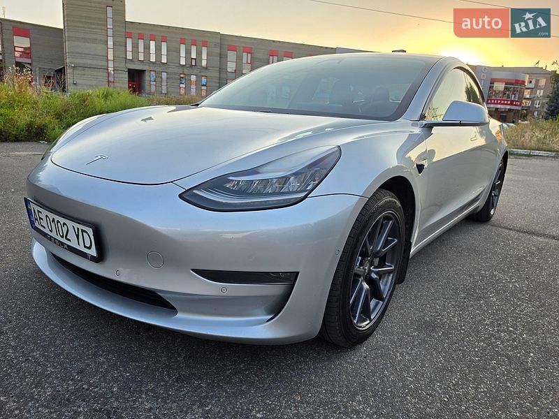 Седан Tesla Model 3 2018 в Днепре