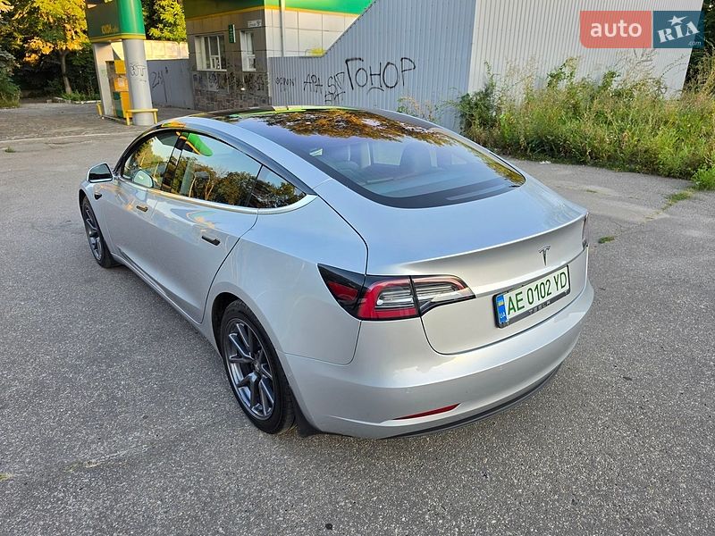 Седан Tesla Model 3 2018 в Днепре