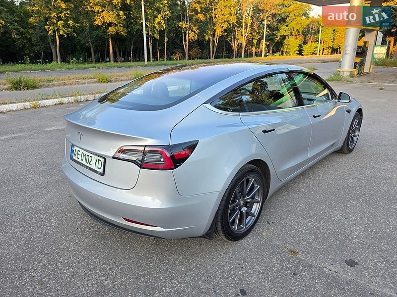 Седан Tesla Model 3 2018 в Днепре